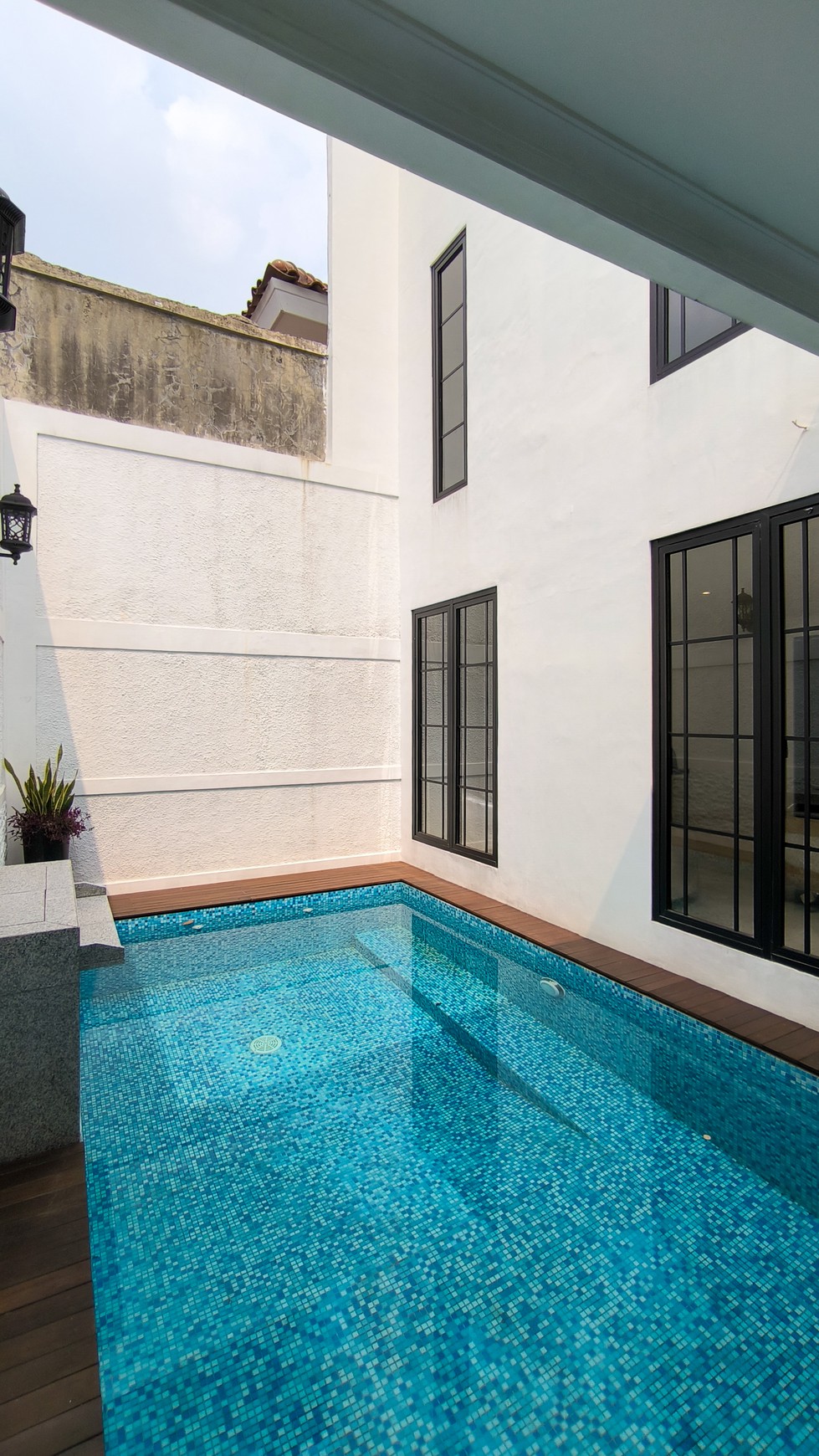 Rumah Brand New di Puri Bintaro, American Style dengan Pool di Bintaro Sektor 9