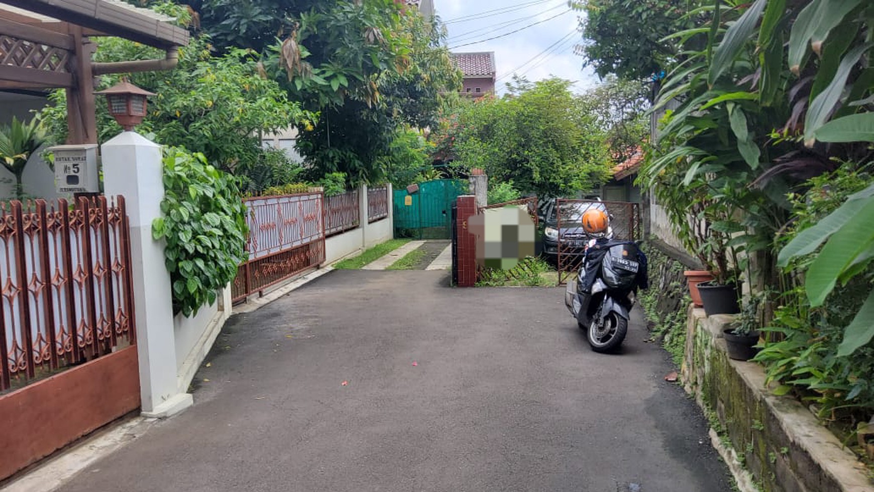 Rumah lama hitung tanah did aerah Pejaten barat , Pasar minggu Jakarta selatan