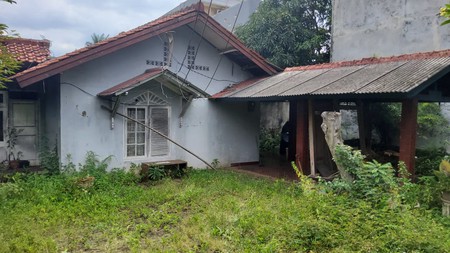 Rumah lama hitung tanah did aerah Pejaten barat , Pasar minggu Jakarta selatan