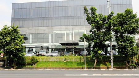 Gedung di Pejaten , Strategis di Warung Jati Barat, Jakarta Selatan