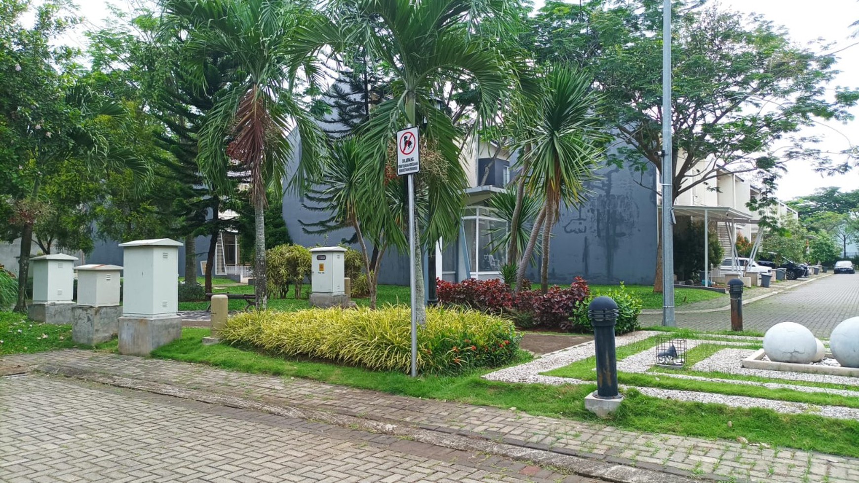 Hot Price. Rumah Bagus Di Vanya Park Assana, BSD.