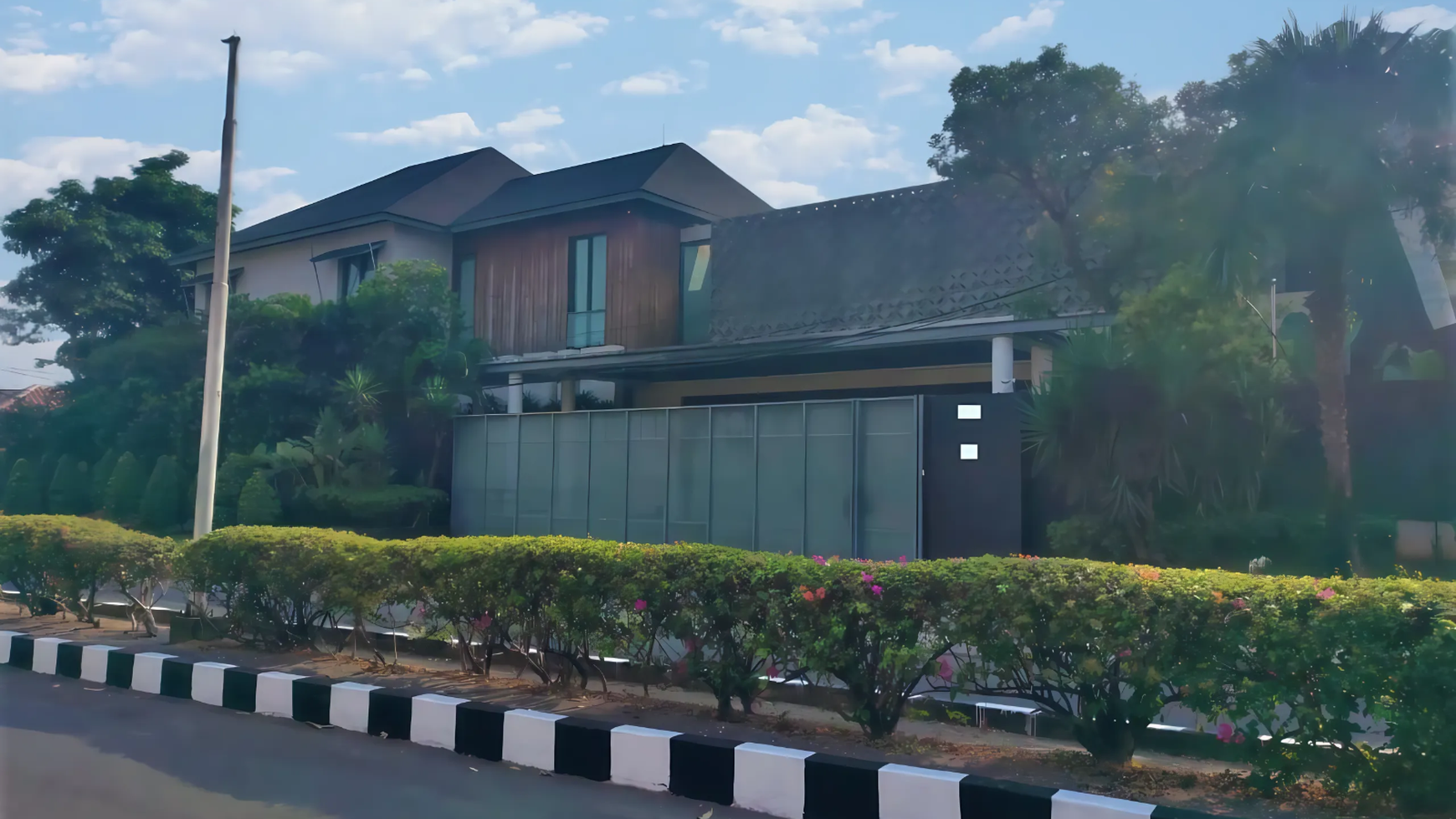 RUMAH MEWAH DIJUAL, 2 LANTAI KUPANG INDAH SURABAYA