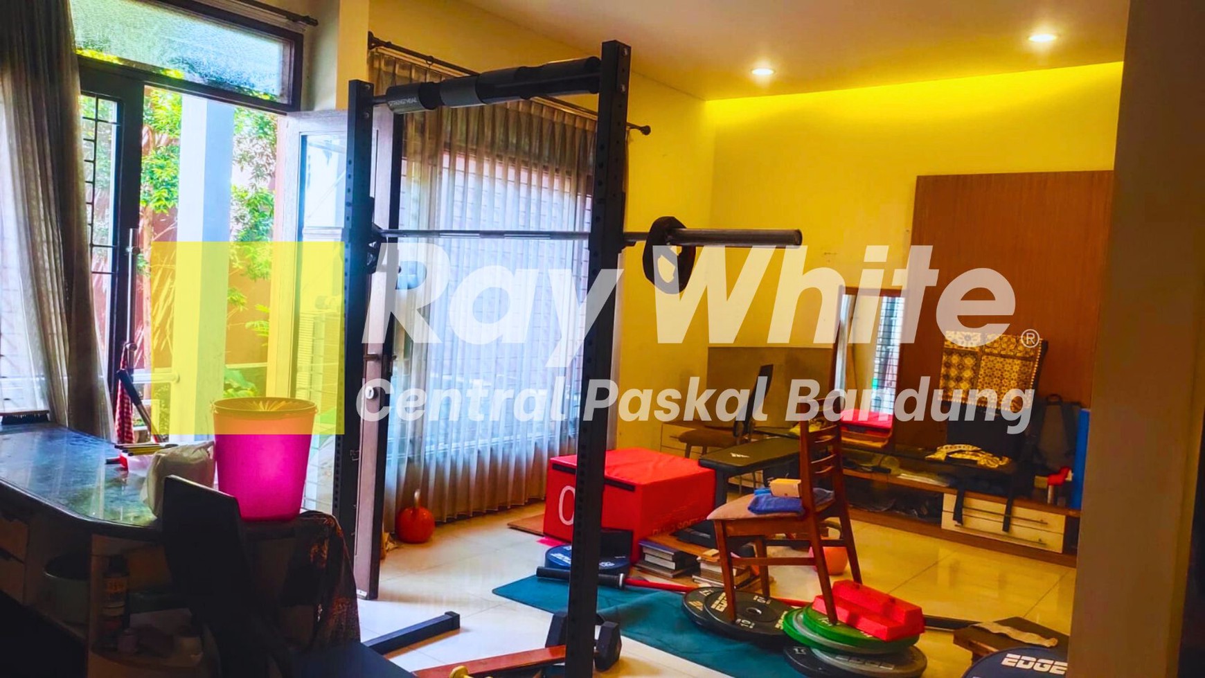 Rumah Semi Furnished di Gunung Batu Bandung