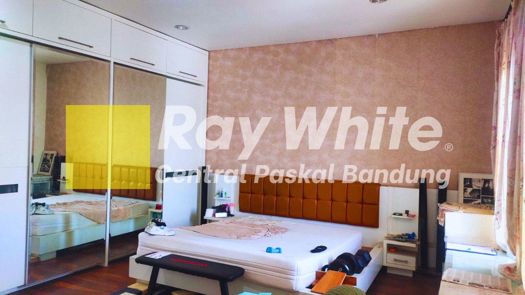 Rumah Semi Furnished di Gunung Batu Bandung