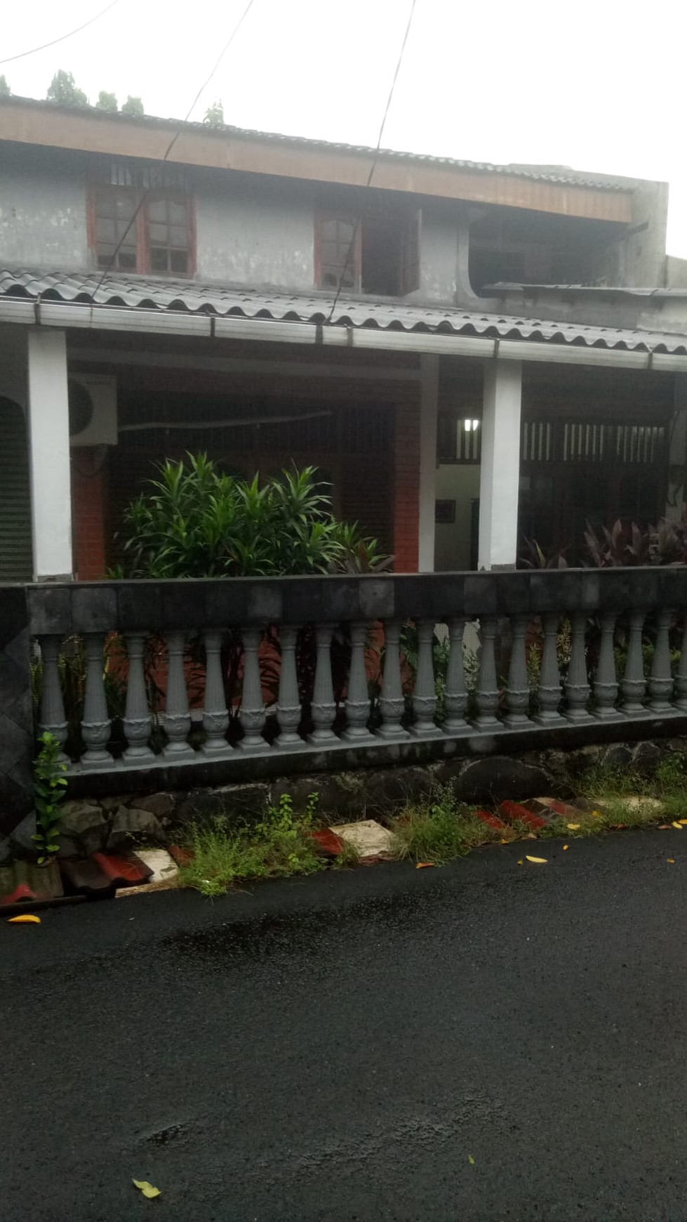 Rumah siap huni di Ciputat.