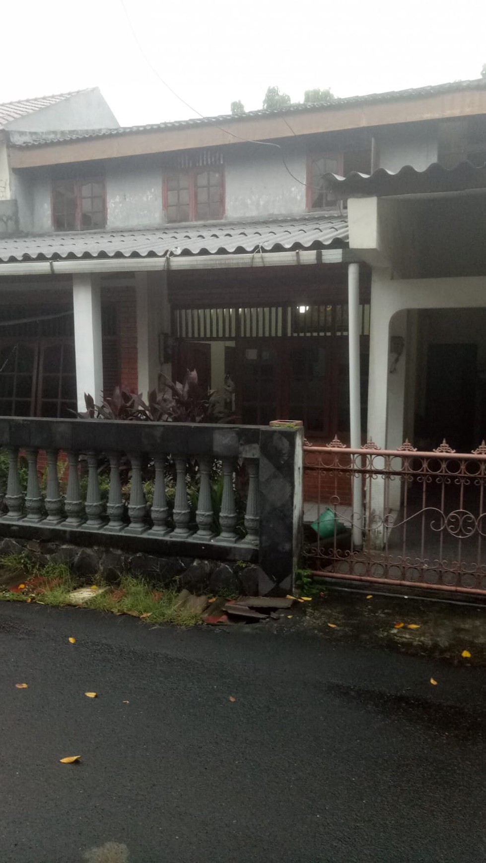 Rumah siap huni di Ciputat.