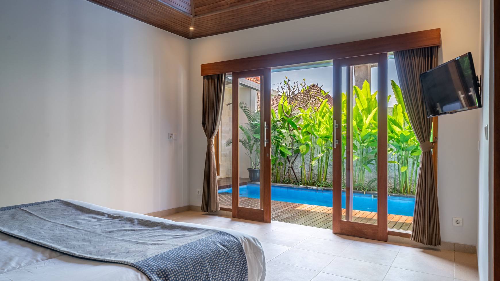 Villa 3 Bedrooms Leasehold in Kesari Sanur Bali