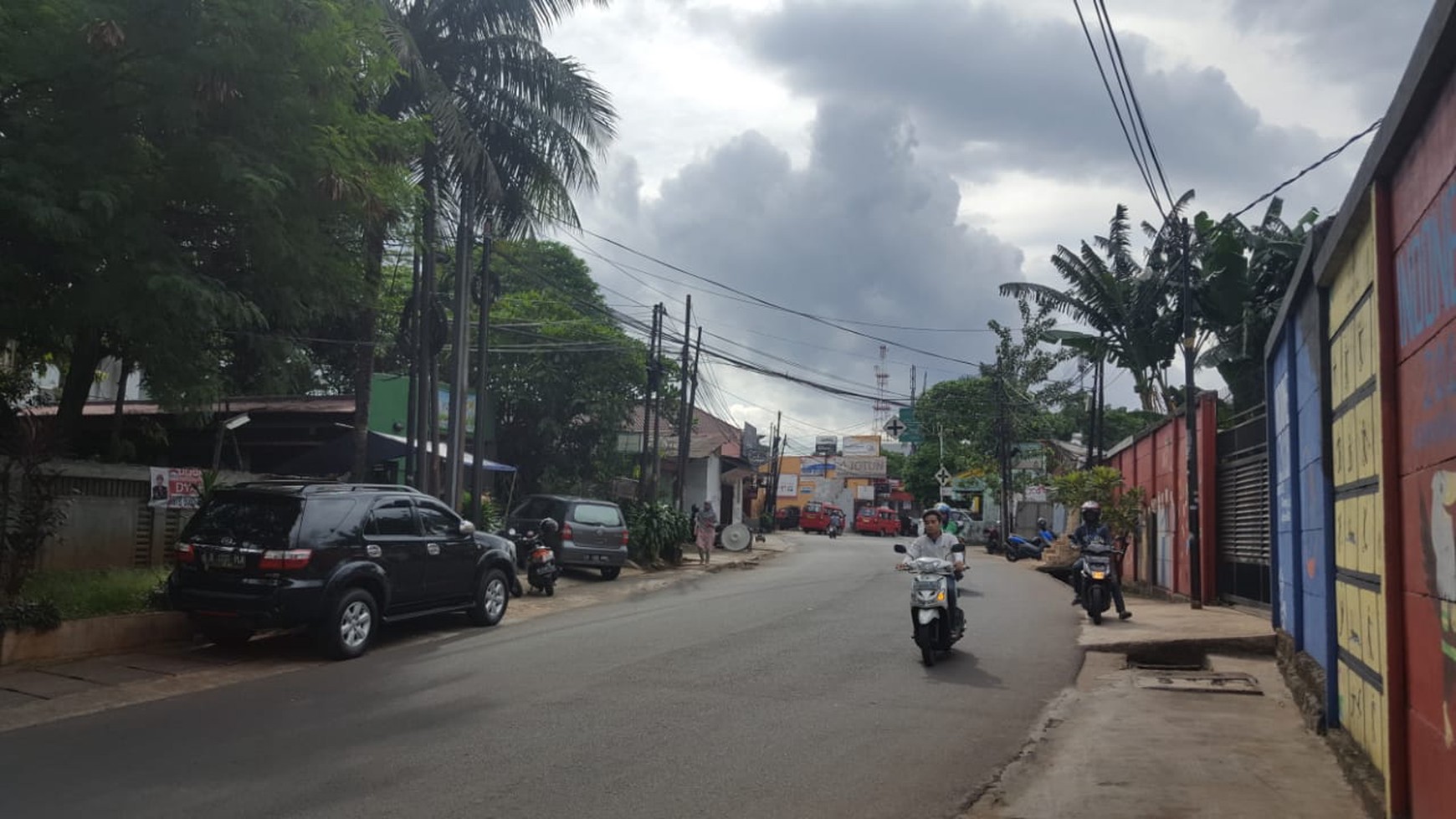 Rumah lokasi pinggir jalan raya di cilandak