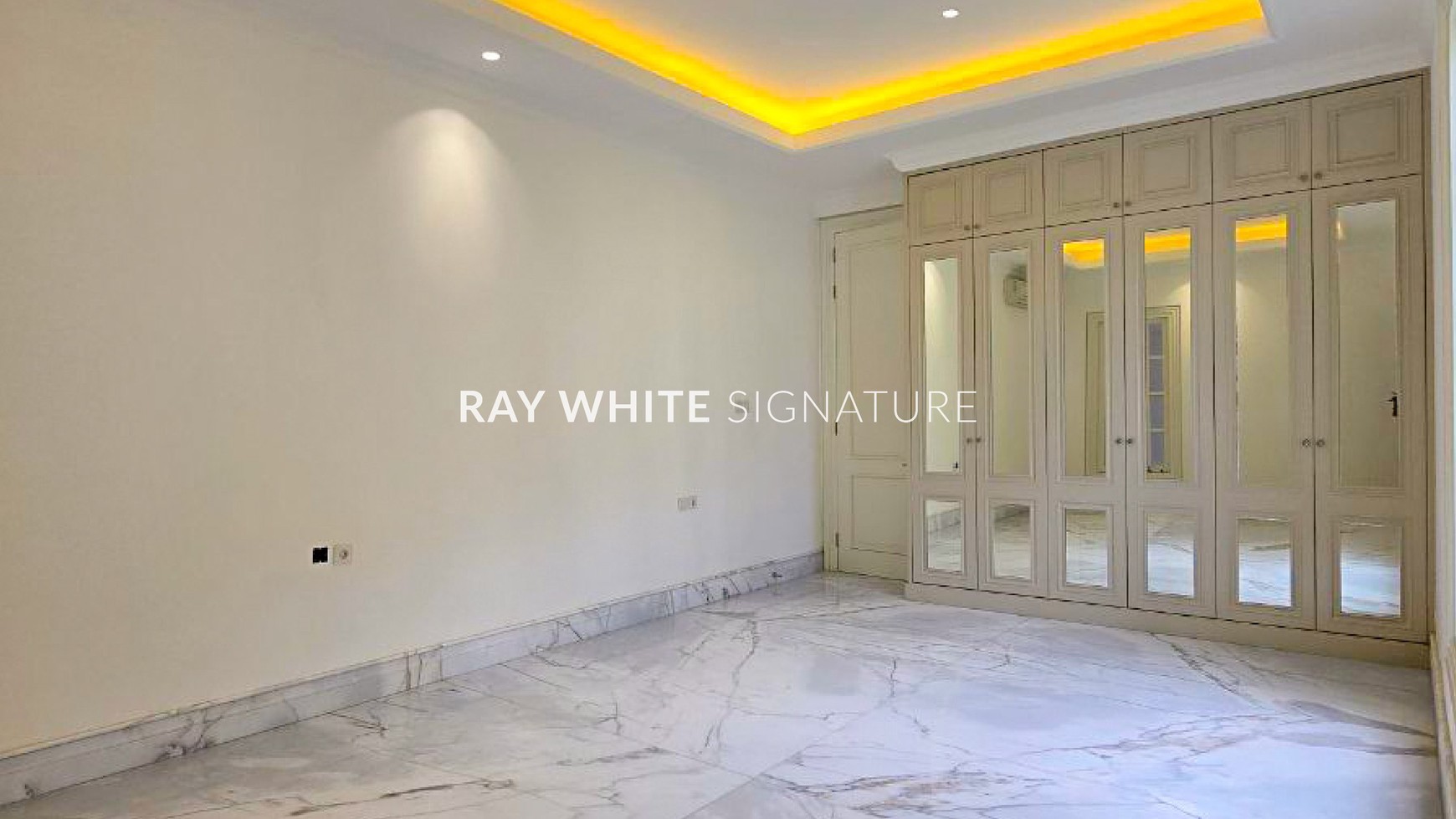 Jual Rumah Mewah Brand New di Jl Banyumas Menteng
