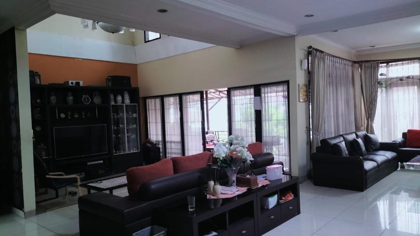 Rumah Lux Klasik di Cigadung Bandung