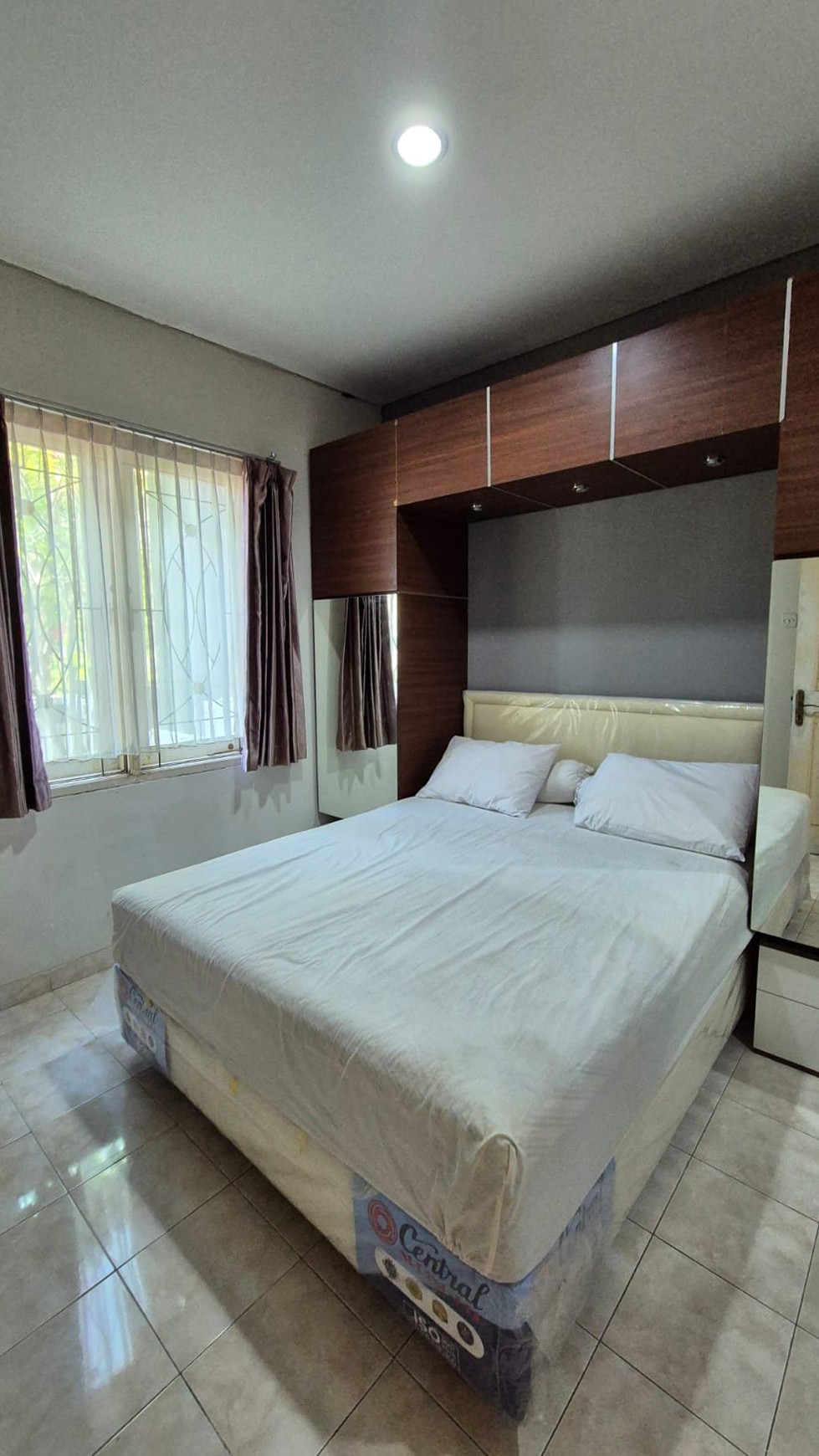 Disewakan Rumah Pakuwon City - Laguna PLUS Full Furnished dekat Pakuwon city Mall, East Coast 