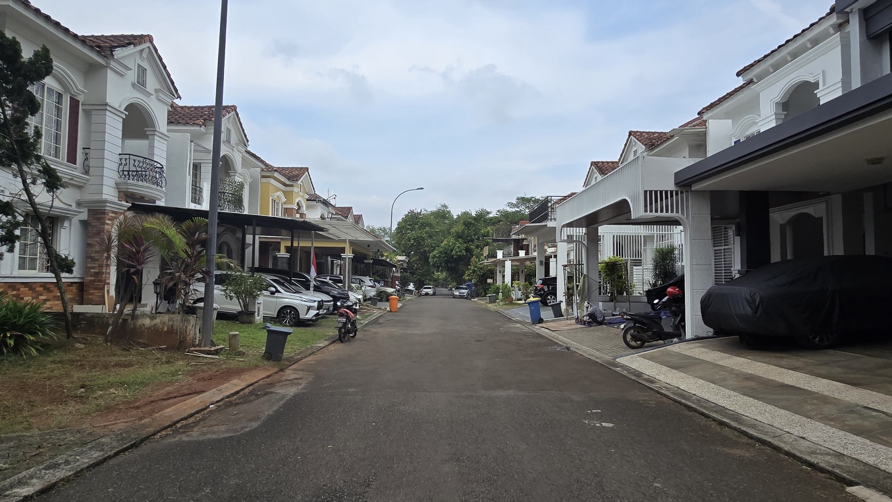 Rumah dengan taman belakang di The Green BSD City