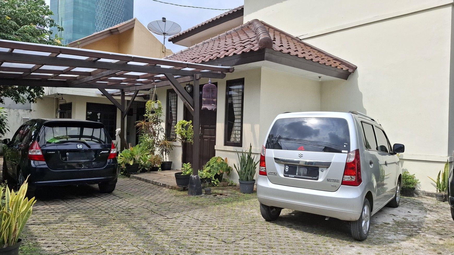 Rumah Hitung Tanah Area Cipete