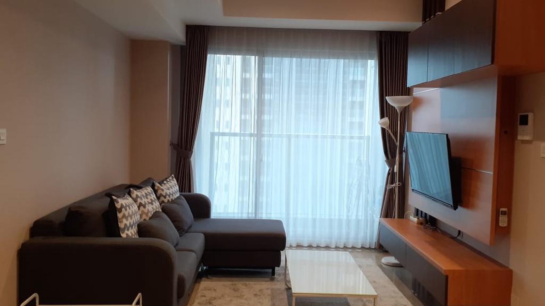 The Branz BSD apartemen 2 BR, full furnished, bagus rapih, fasilitas lengkap, depan Aeon Mall BSD, dekat aksess Toll. Tangerang Selatan.