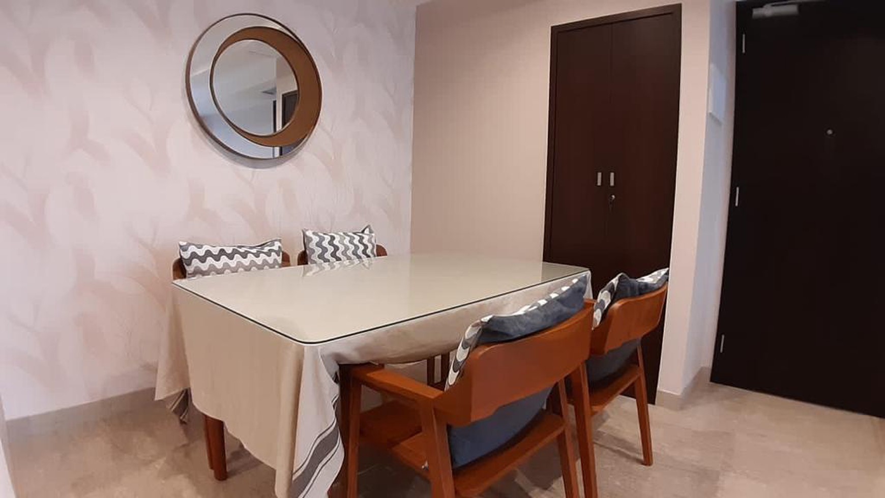 The Branz BSD apartemen 2 BR, full furnished, bagus rapih, fasilitas lengkap, depan Aeon Mall BSD, dekat aksess Toll. Tangerang Selatan.