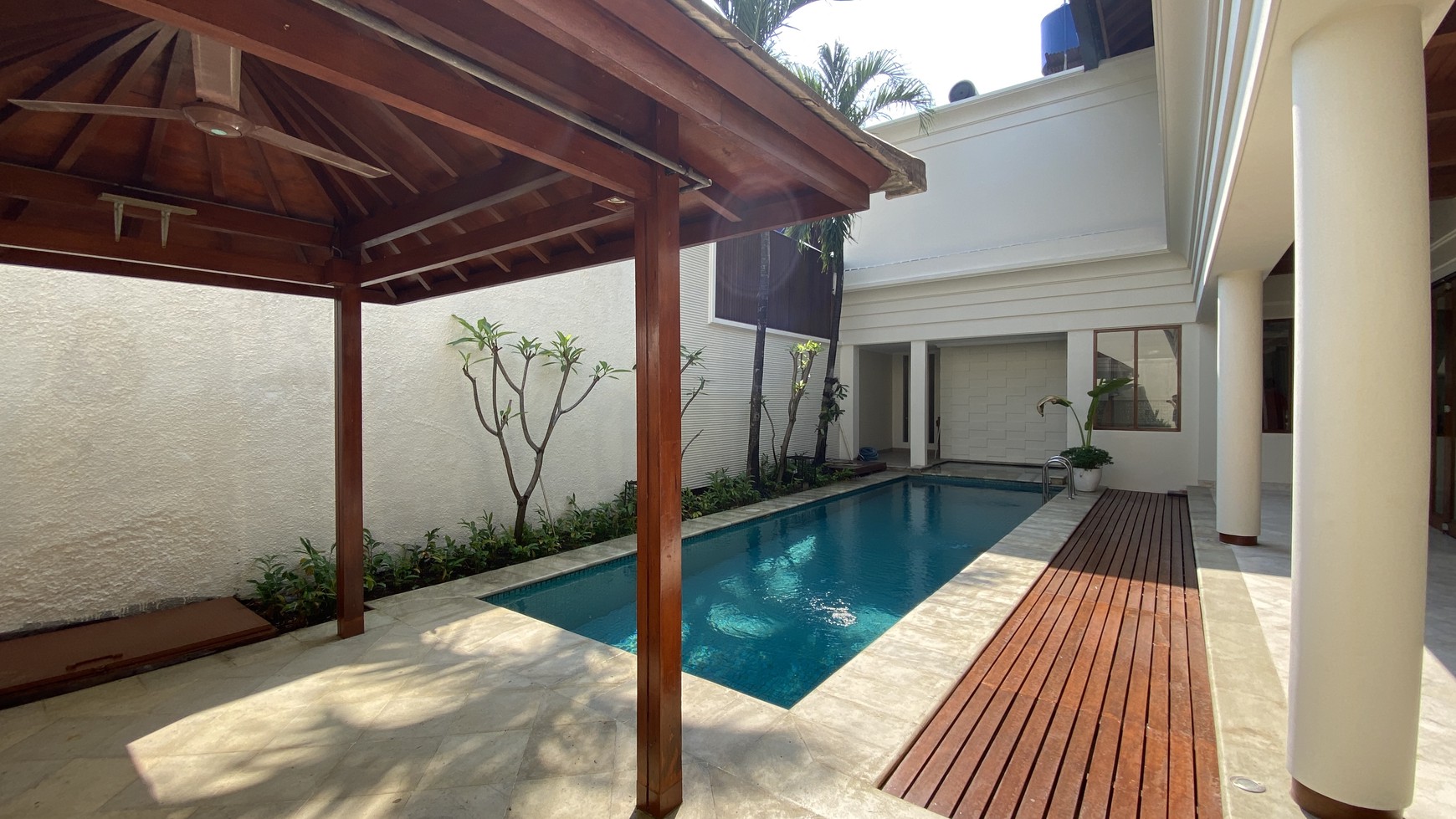 Modern tropical house in kemang dalam area, jakarta selatan