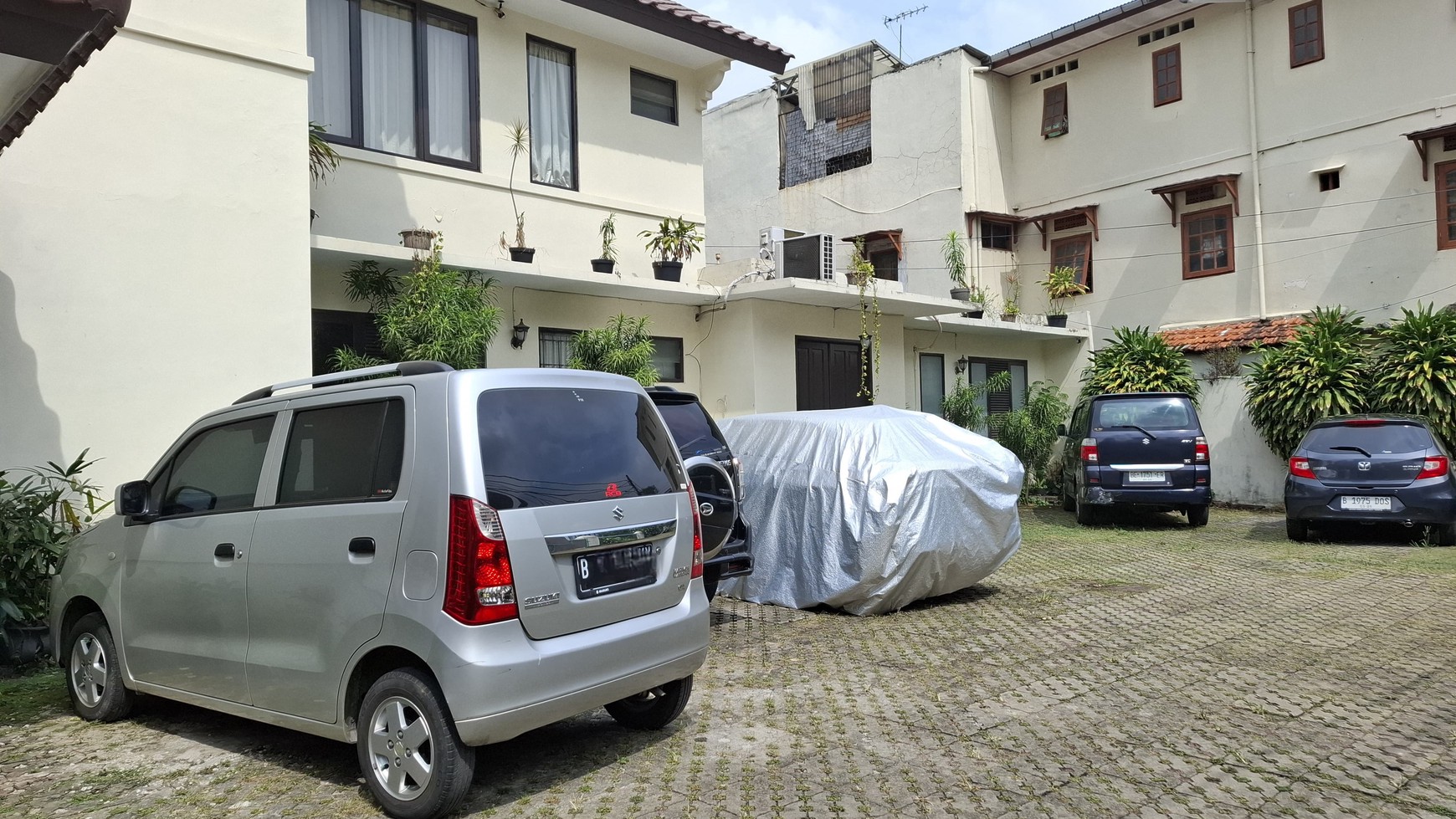 DIJUAL CEPAT RUMAH KOST2 AN DI SETIABUDI