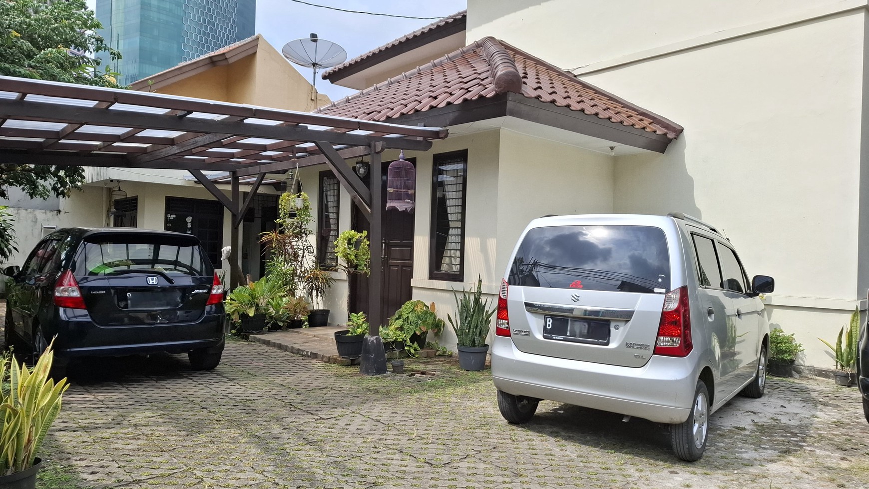 DIJUAL CEPAT RUMAH KOST2 AN DI SETIABUDI