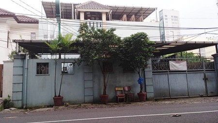 Dijual Rumah di Guntur Setiabudi, Cocok u Usaha, Kantor, dekat ke Kuningan, Menteng CBD, 5 menit dari stasiun LRT, zona komersial, bisa dibangun 9 lantai