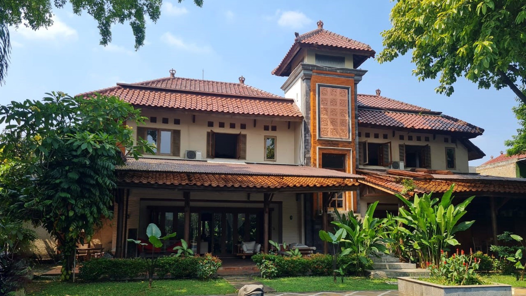 Rumah Bagus Di Bali View, Cirendeu Jakarta Selatan