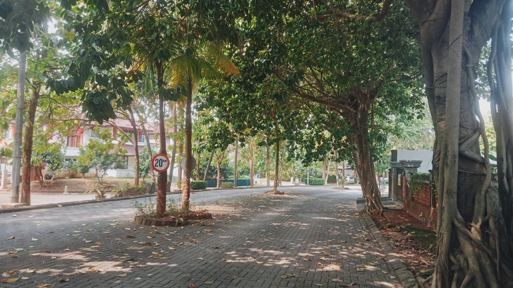 Rumah Bagus Di Bali View, Cirendeu Jakarta Selatan