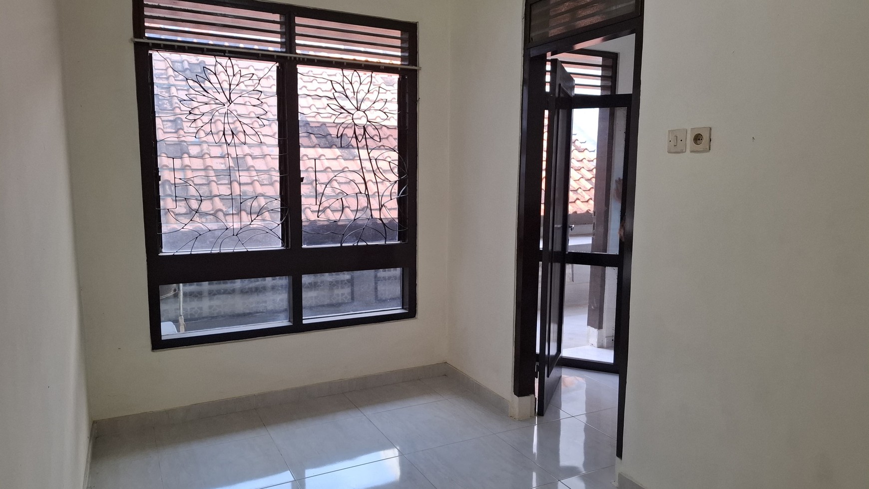 DIJUAL RUMAH AREA TEBET BARAT