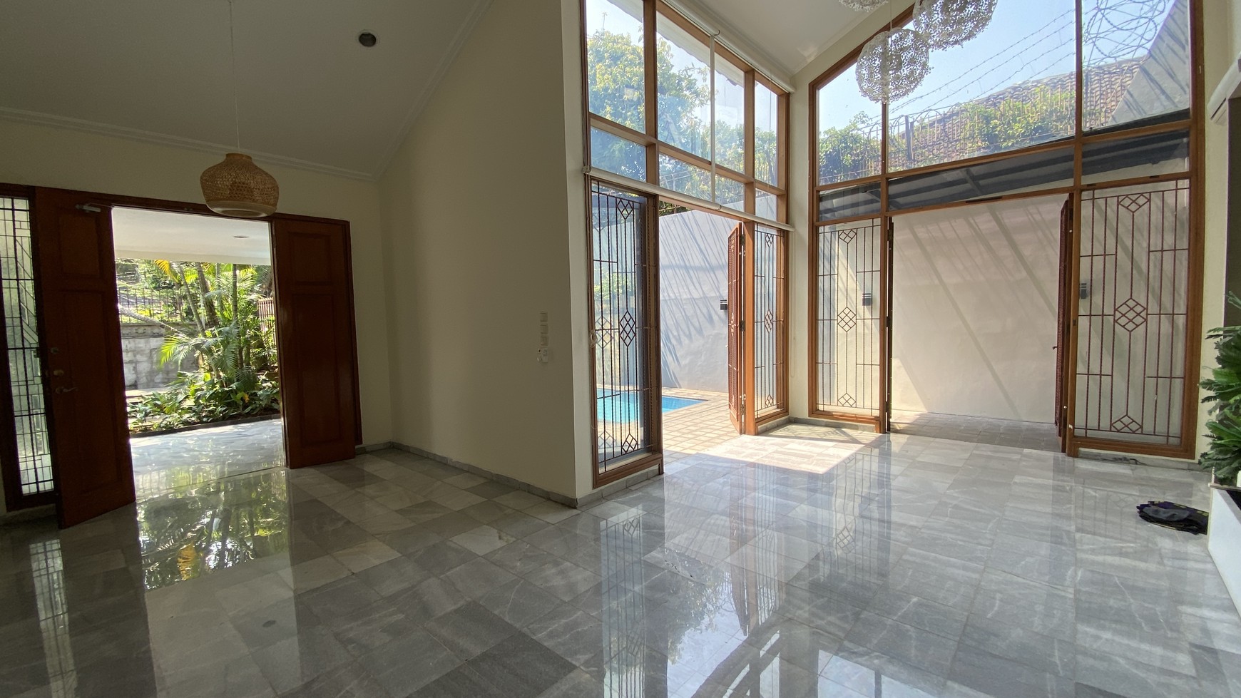 Beautiful house and comfy in senopati area near SCBD