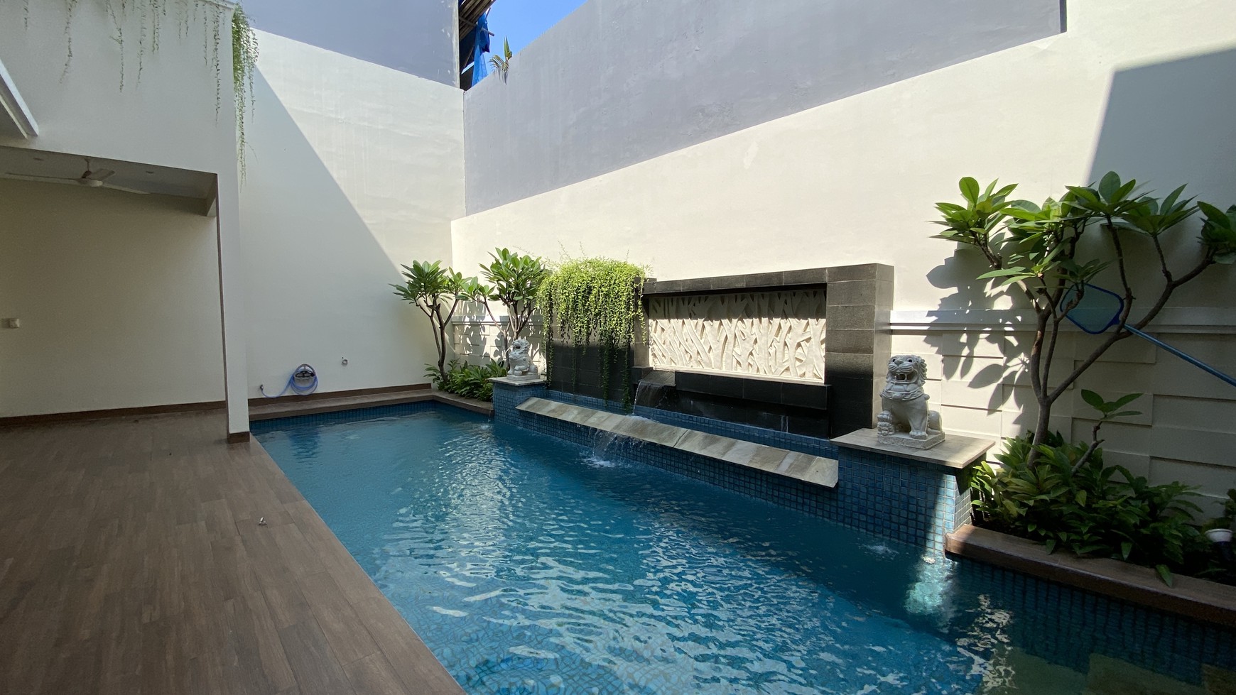 Modern tropical house in cipete, jakarta selatan