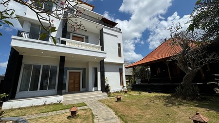 Villa Mewah Super Luas dengan View Patung GWK di Ungasan, Kuta Selatan, Bali