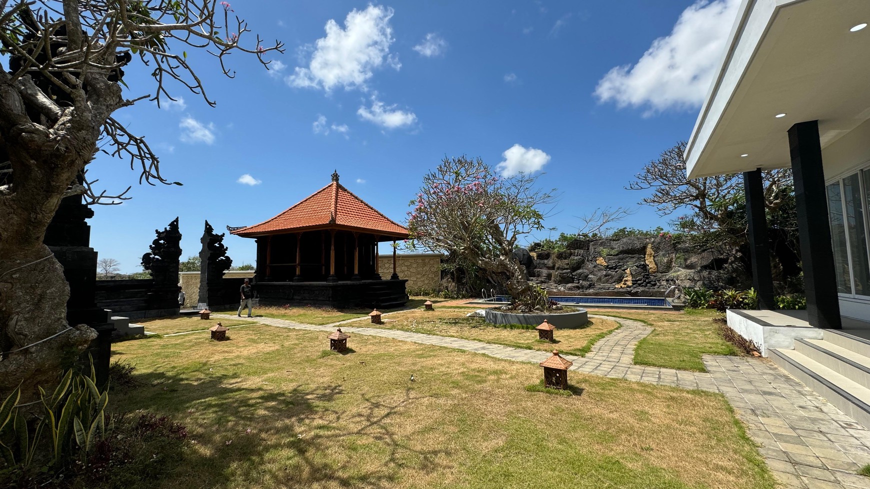 Villa Mewah Super Luas dengan View Patung GWK di Ungasan, Kuta Selatan, Bali