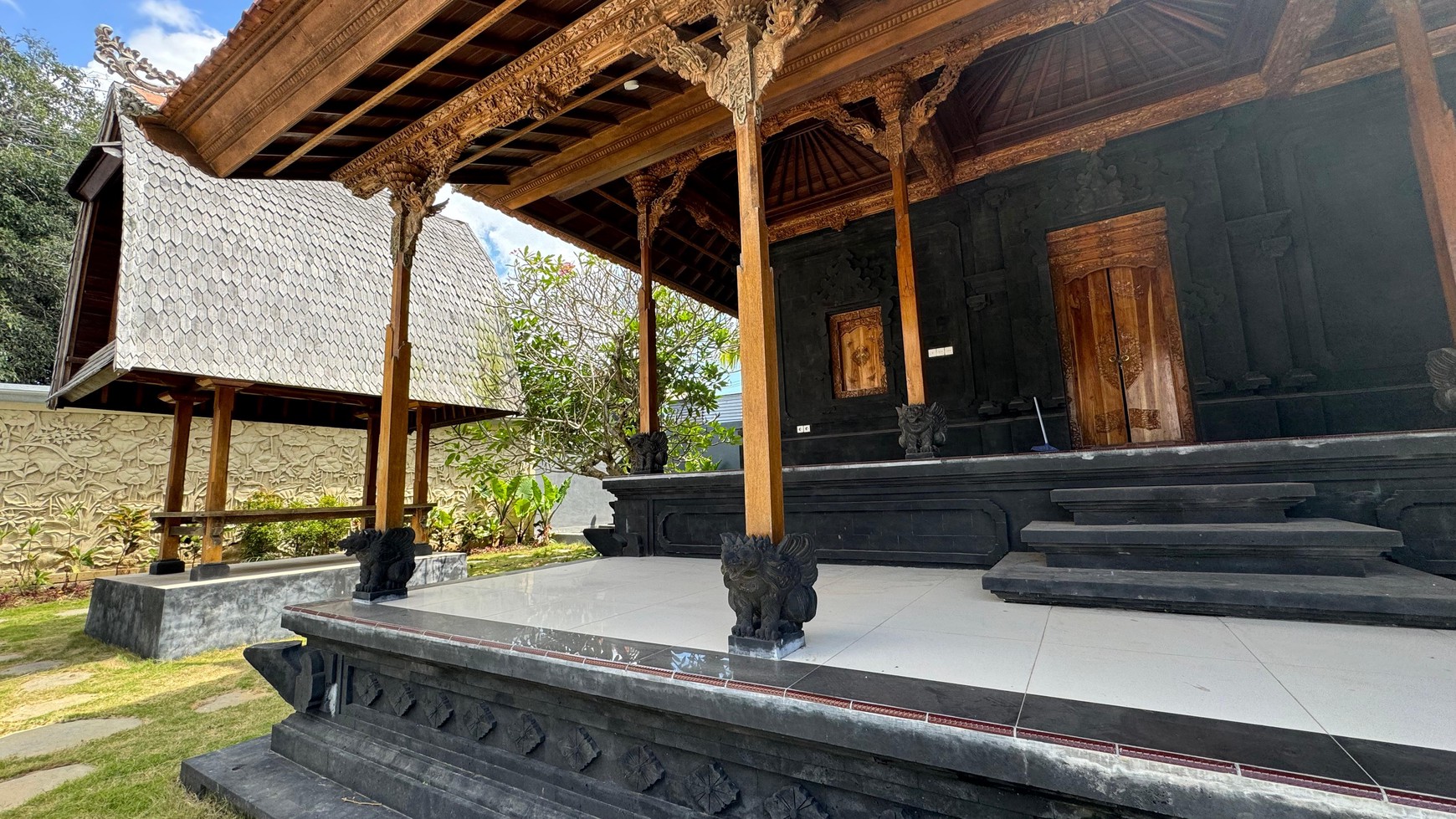 Villa Mewah Super Luas dengan View Patung GWK di Ungasan, Kuta Selatan, Bali