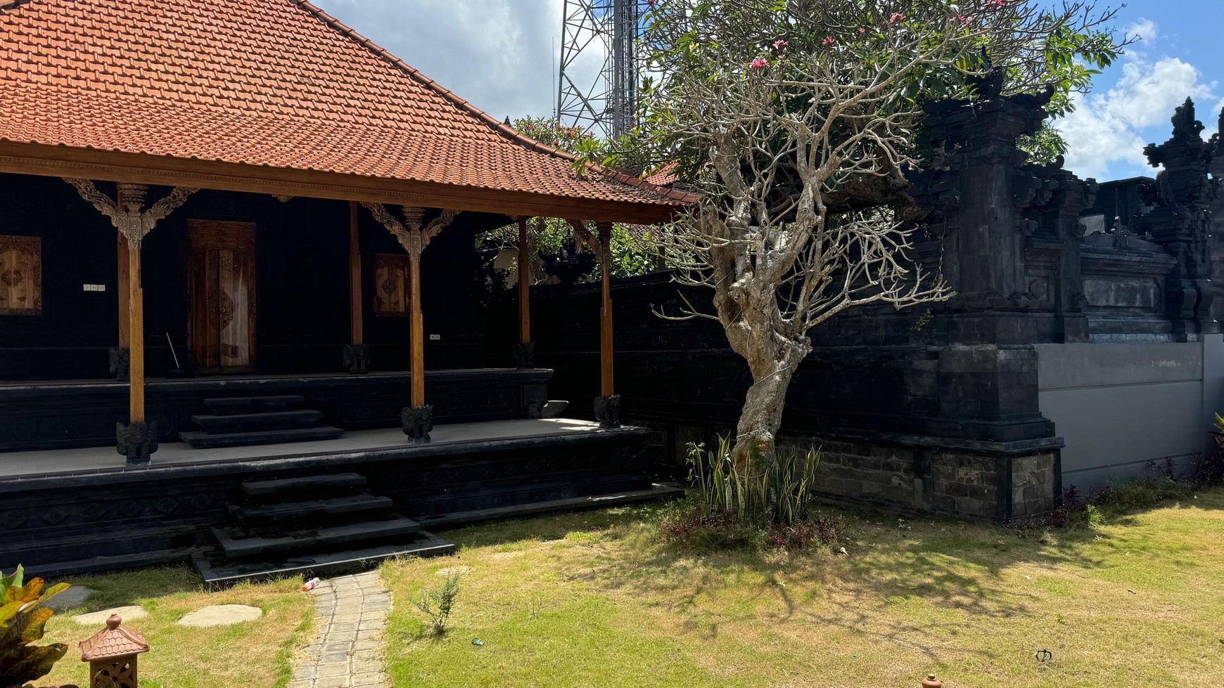 Villa Mewah Super Luas dengan View Patung GWK di Ungasan, Kuta Selatan, Bali