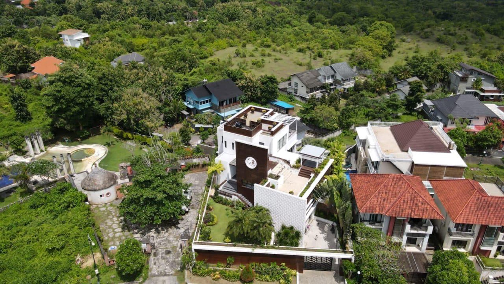 Villa Mewah dengan Ocean View & One Gate Security di Pecatu Graha, Kuta Selatan, Bali