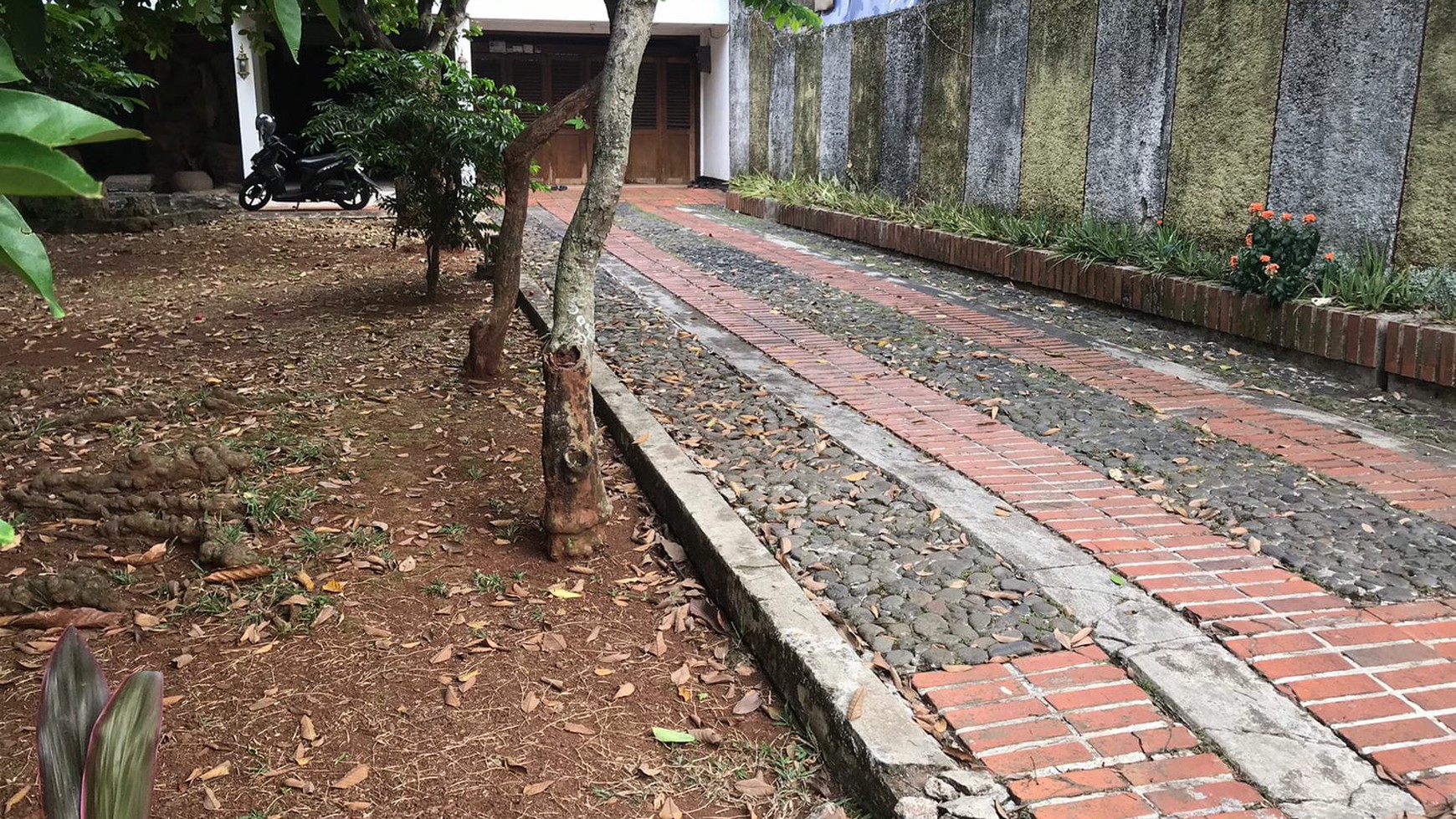 Rumah Hitung Tanah Area Cipete