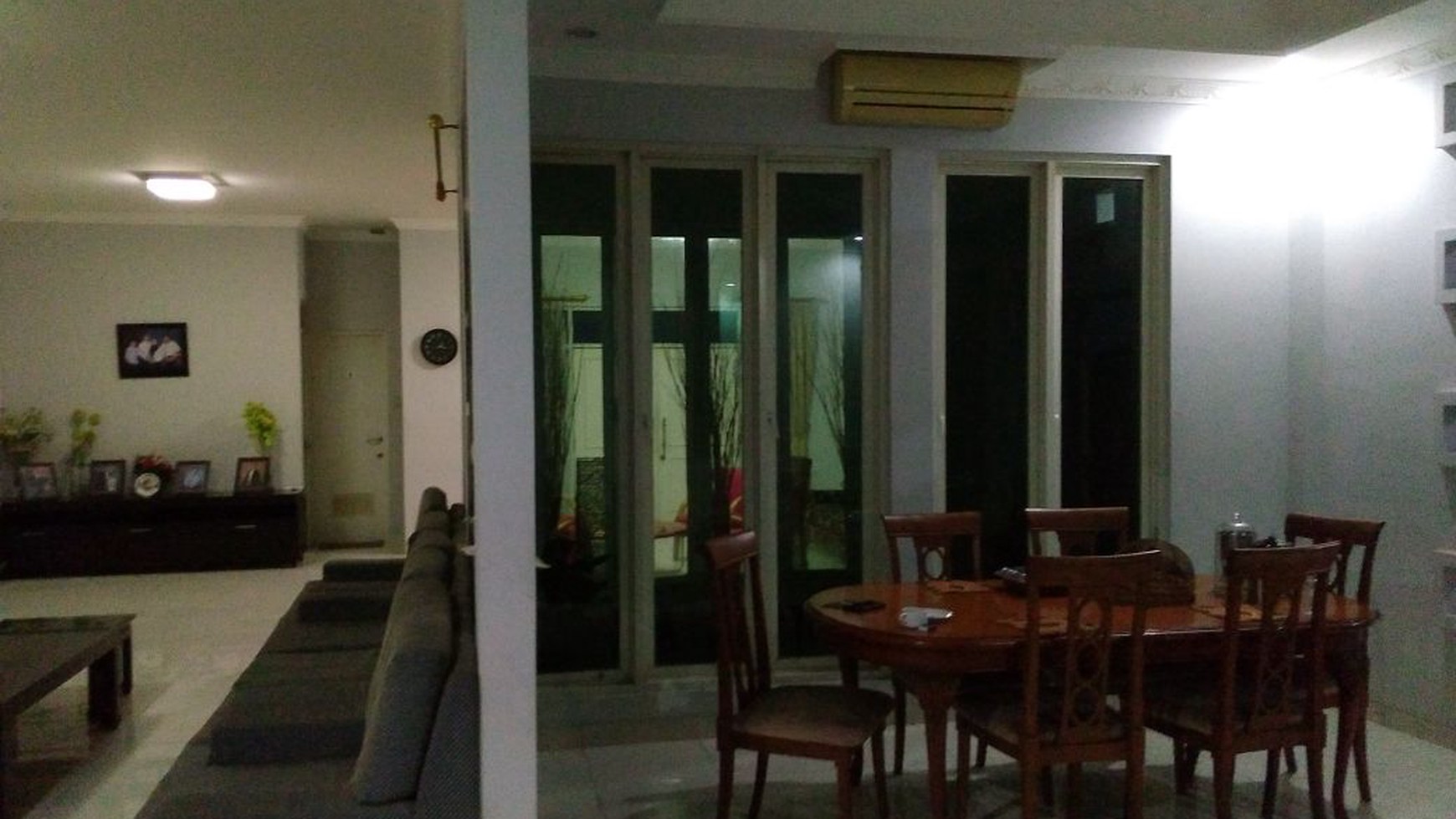 Rumah,halaman depan  luas,siap huni di Bekasi