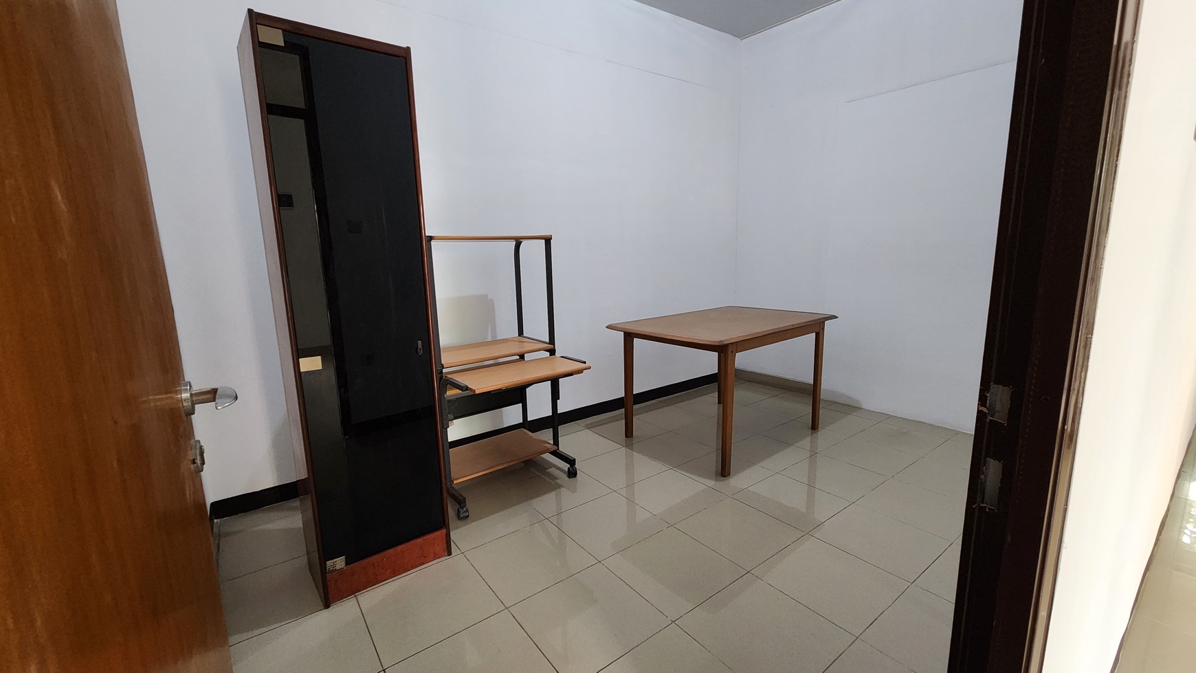 Rumah Sewa ( ada 5 pintu ) Baru Selesai Renovasi di Cawang