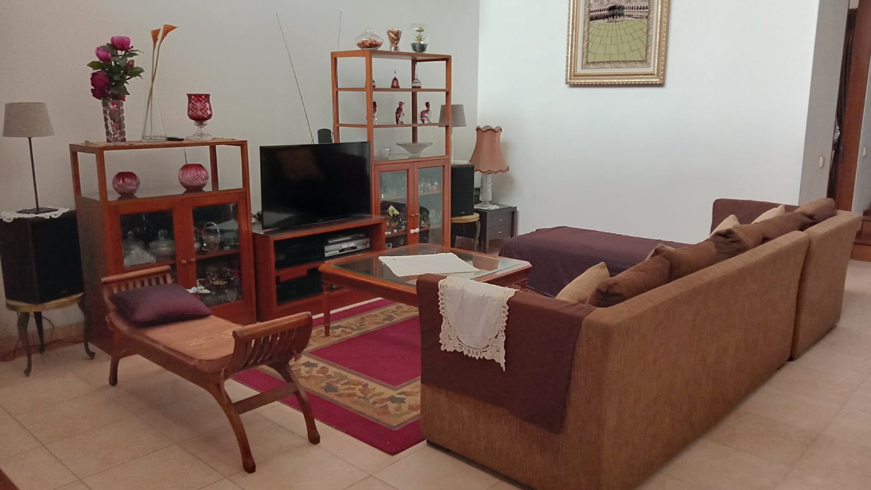 Rumah Classic Semi Furnished di Setraduta Bandung