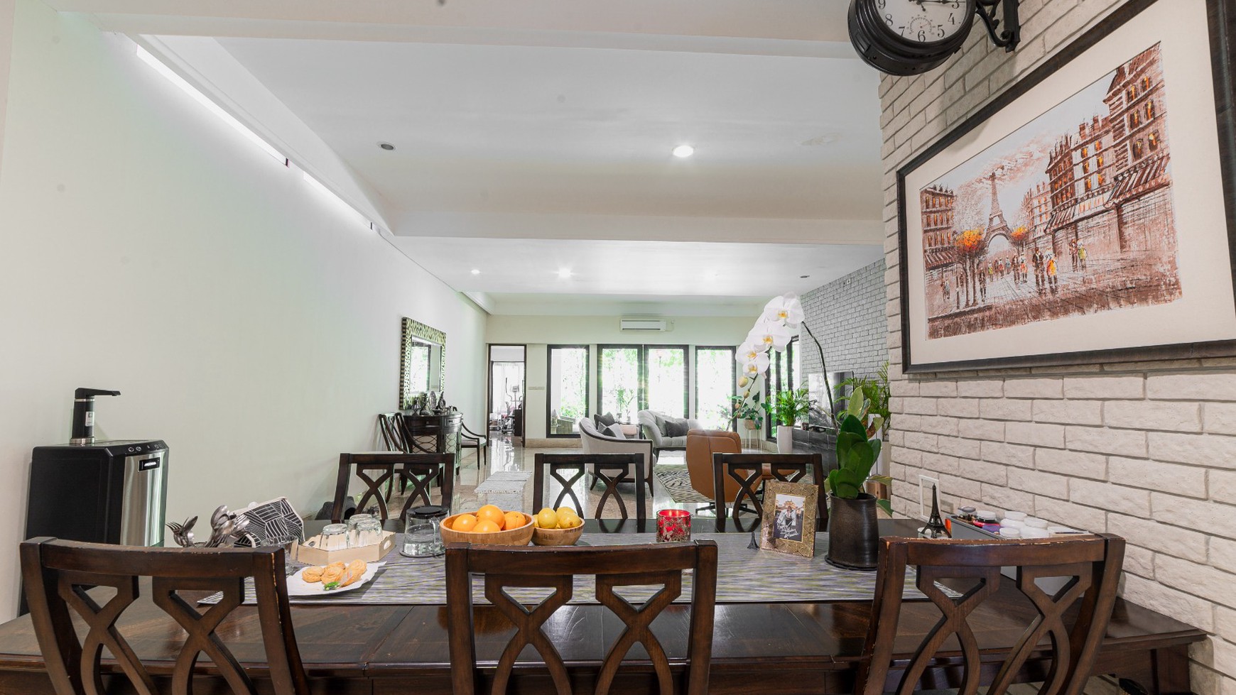 Newly renovated bright house and spacious backyard with full furnish near kemang 