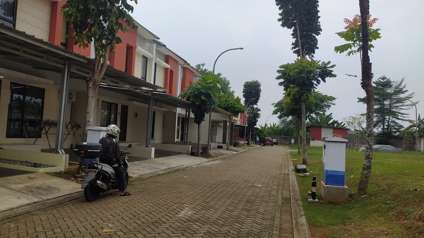 Rumah minimalis siap huni, bebas banjir, siap huni di Graha Raya Bintaro