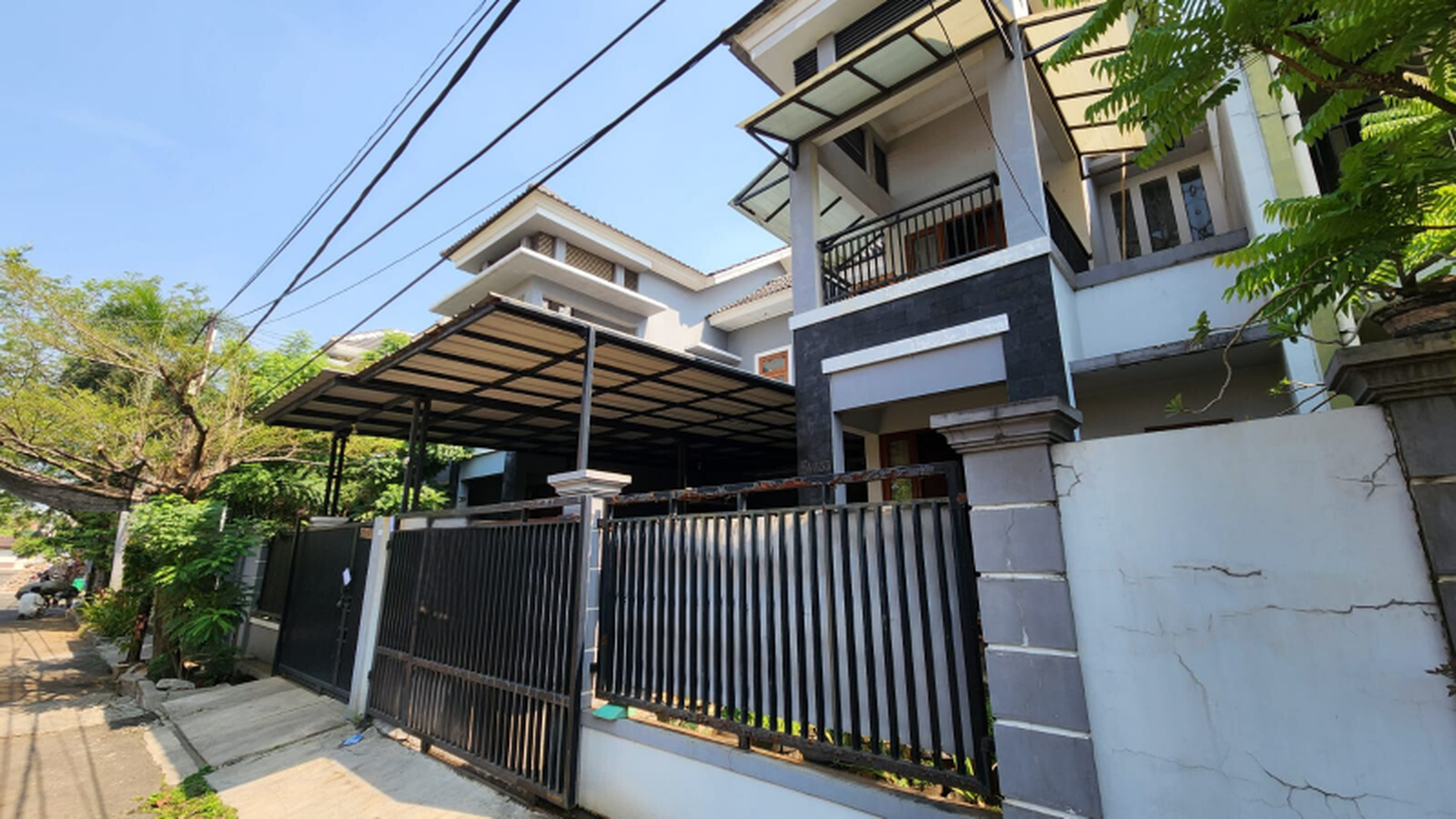 Rumah 2 Lantai di Villa Taman Galaxy