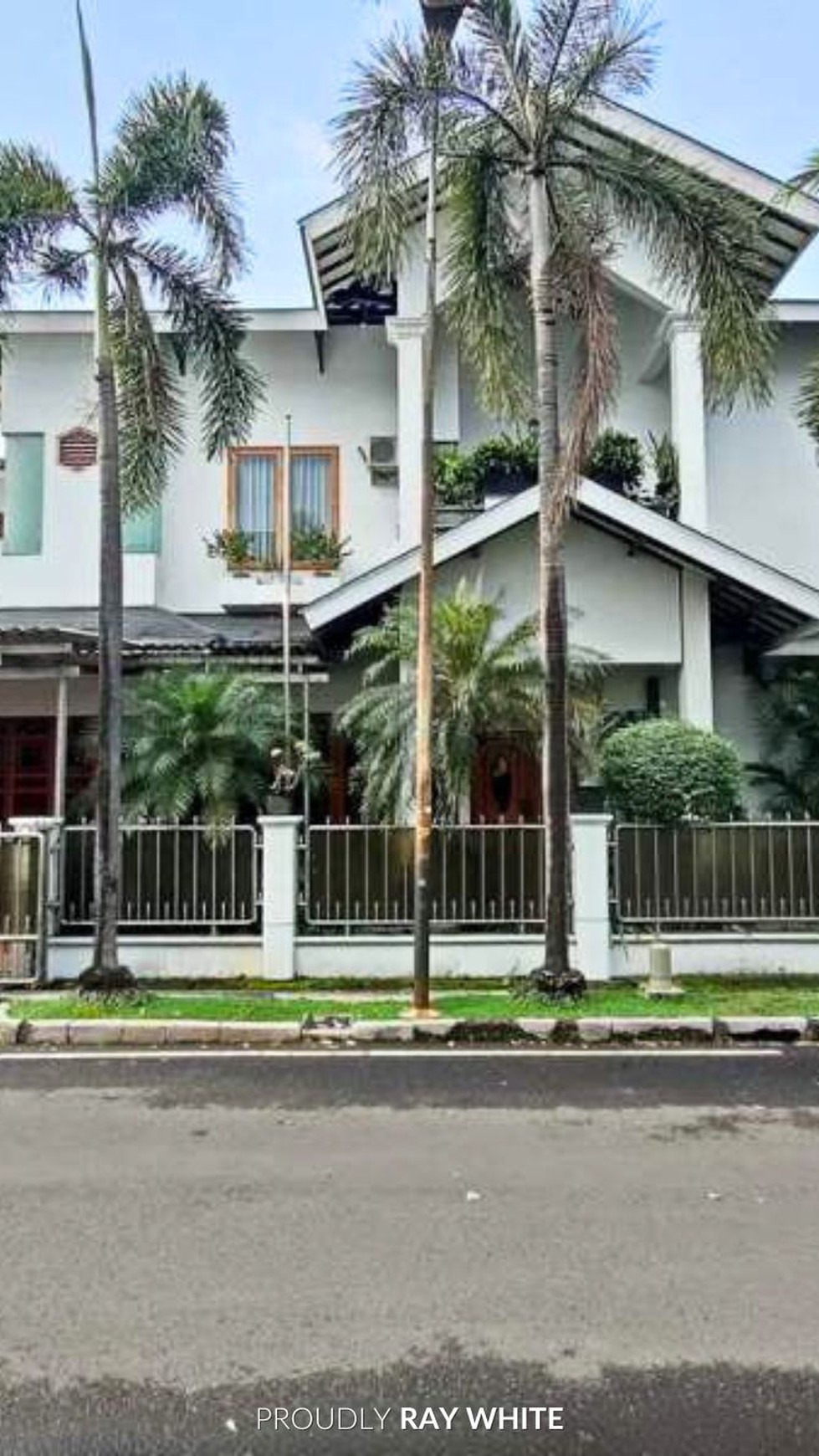 Rumah Mewah di Taman Berdikari Sentosa, Rawamangun.