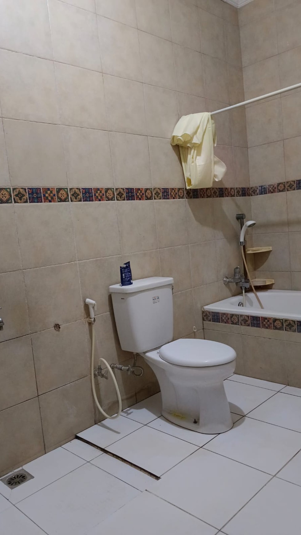 Rumah Hitung Tanah Area Cipete