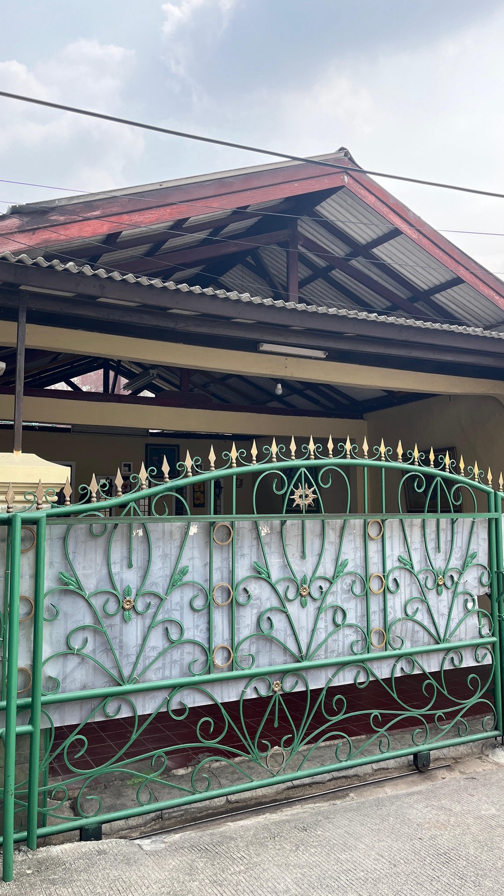 Rumah 1 lantai, bangunan kokoh di Pondok Gede