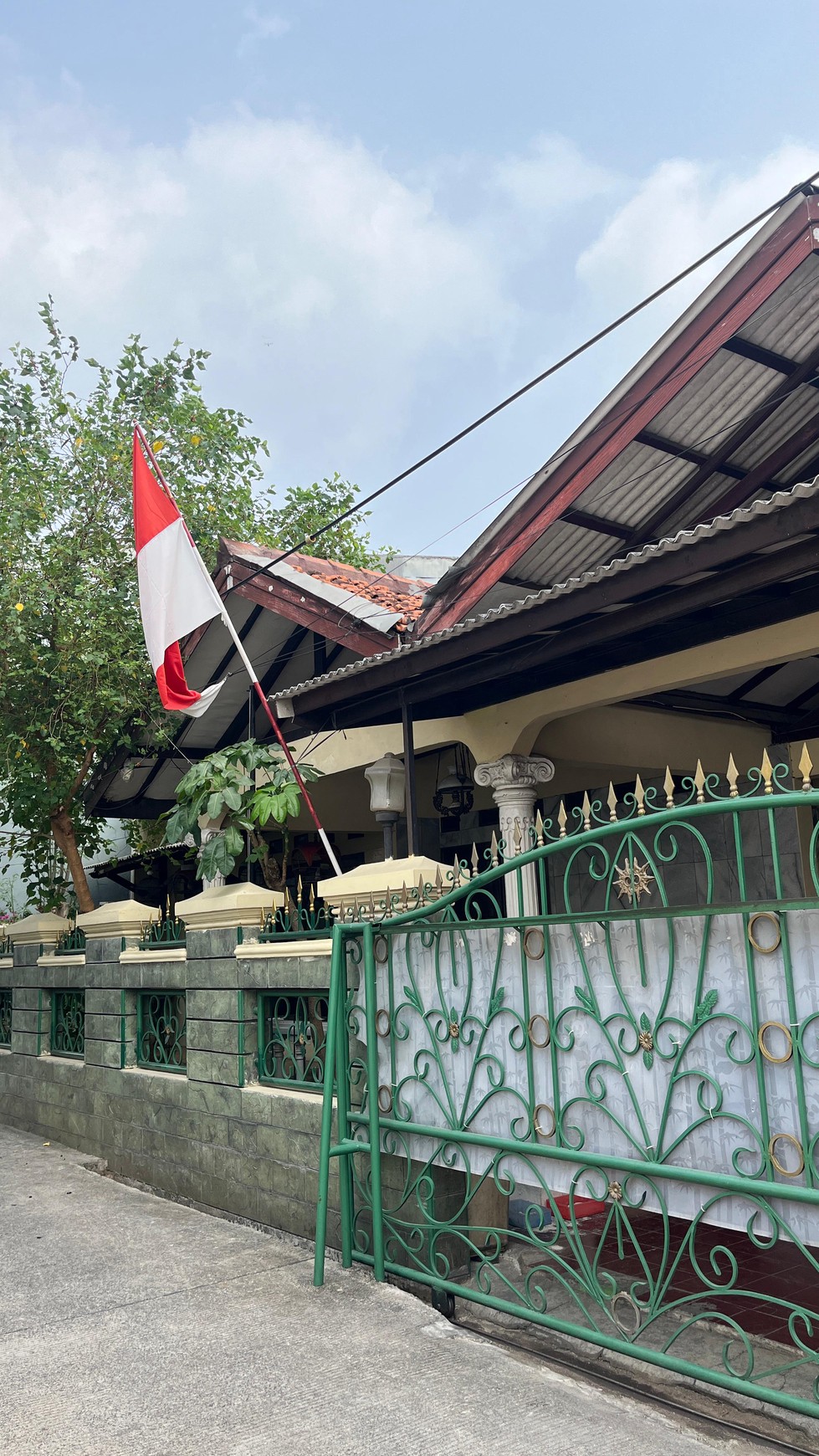 Rumah 1 lantai, bangunan kokoh di Pondok Gede