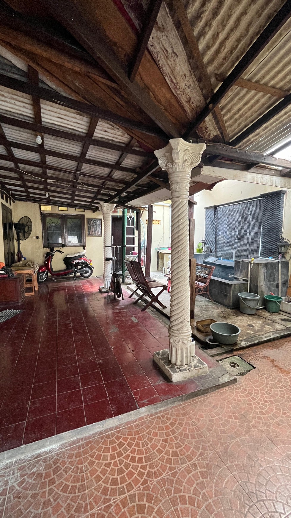 Rumah 1 lantai, bangunan kokoh di Pondok Gede