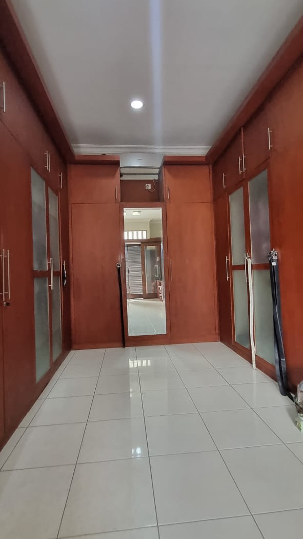 Rumah Siap Huni dengan Hunian Nyaman & Terdapat Mezanine @Bintaro