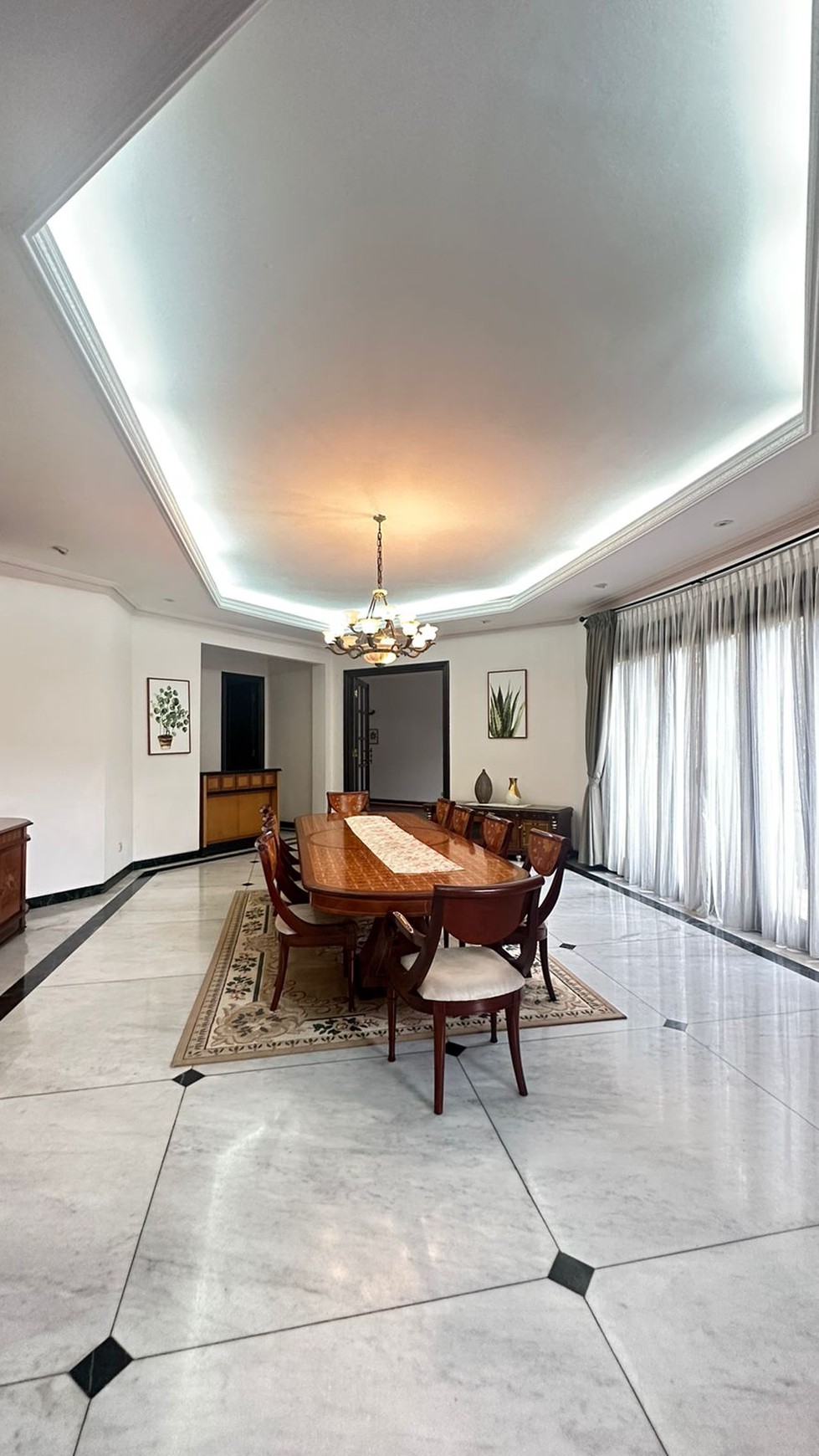 Luxury house in Simprug Senayan suitable for embassy residential