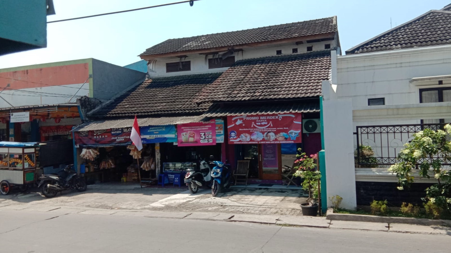 Dijual Rumah Strategis Pinggir Jalan Cocok untuk Usaha @Ciputat