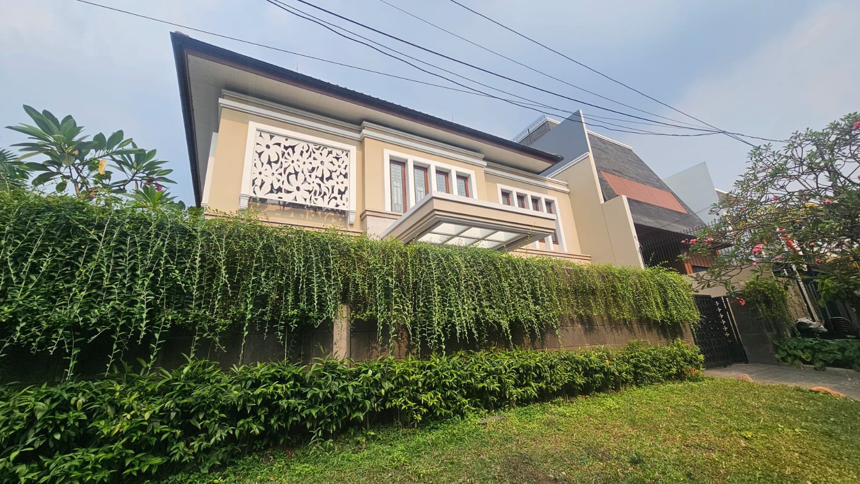 Pondok Indah Luas 890 Rumah Modern Mewah Dengan Kolam Renang