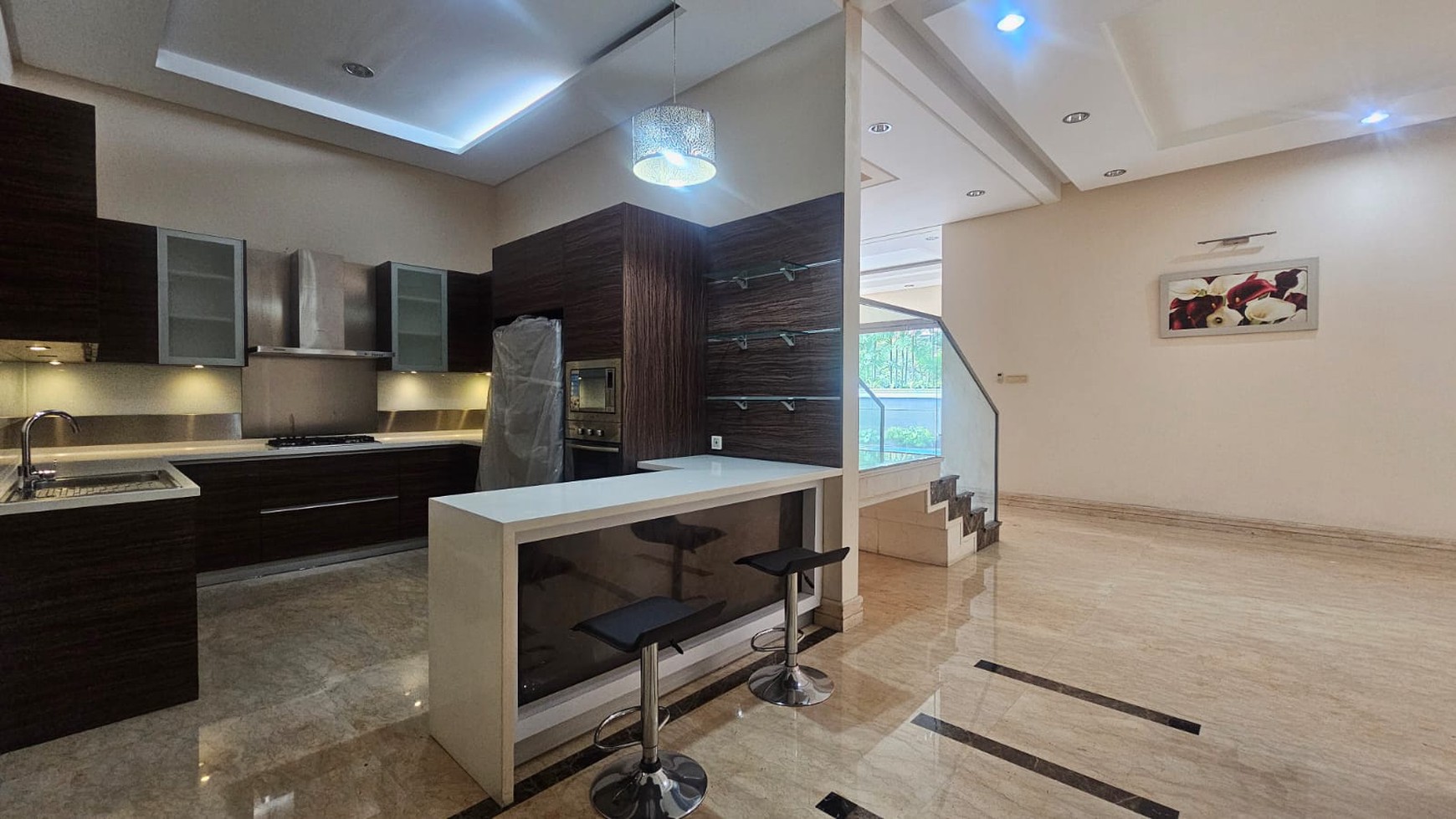 Pondok Indah Luas 890 Rumah Modern Mewah Dengan Kolam Renang